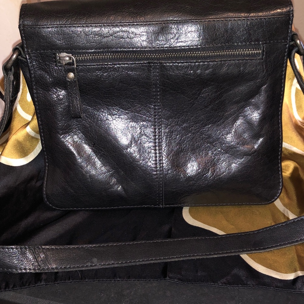 Spikes & Sparrow Leather Crossbody Shoulder Bag - Picture 3 of 13